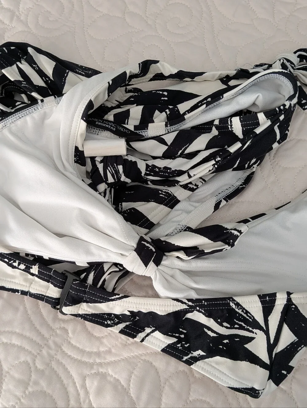 Carmen Marc Valvo make statement